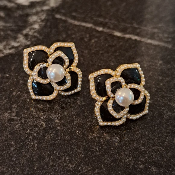 Earrings - Picture 2 of 5